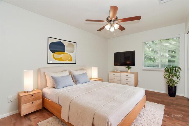 Foto del edificio - 1918 Gracy Farms Ln