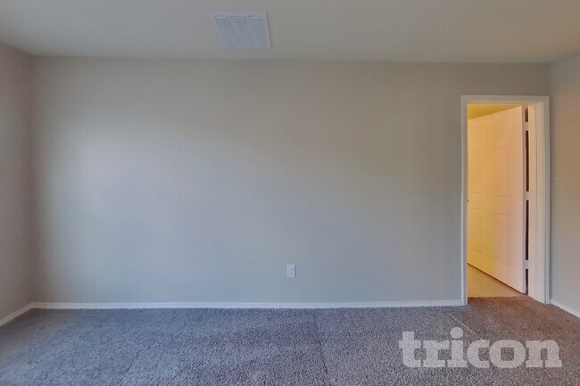 Foto del edificio - 1023 Spofford Dr