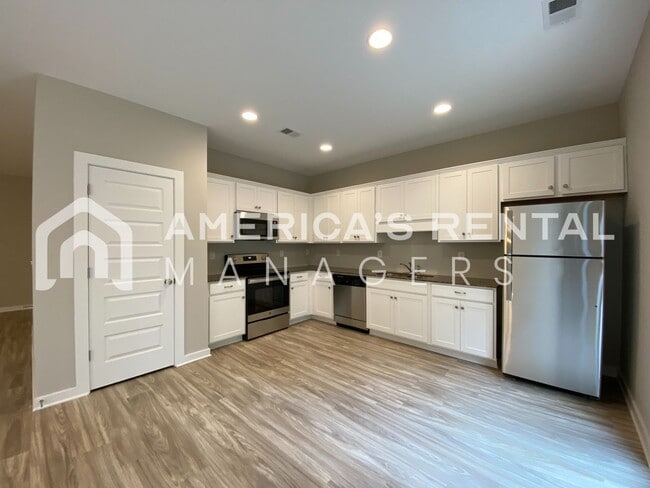 Building Photo - Home for Rent in Lincoln, AL!!! Sign a 13 ...