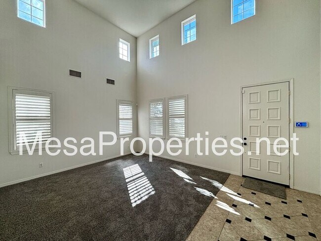 Building Photo - 7401 Roundhill Pl