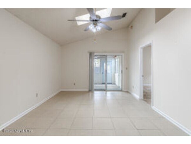 Foto del edificio - Patio home in Southside location. Availabl...