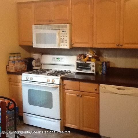 Building Photo - 5 Ivy Pl