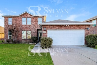 Building Photo - 6401 Saddleback Dr