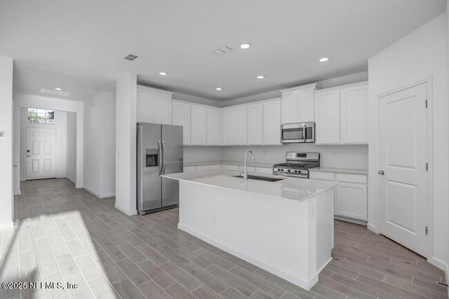 Building Photo - 146 WHITE RABBIT