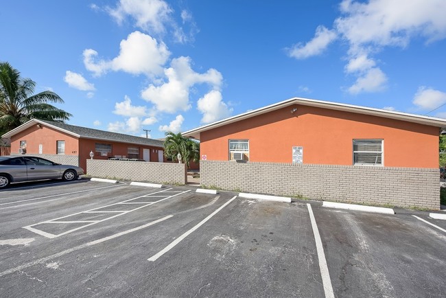 Building Photo - Oakland Park Apartments