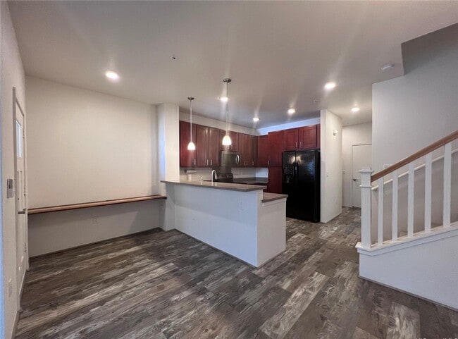 Building Photo - 550 Kamaaha Ave