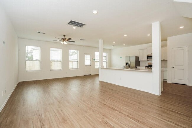 Building Photo - 1722 Sahara Dr