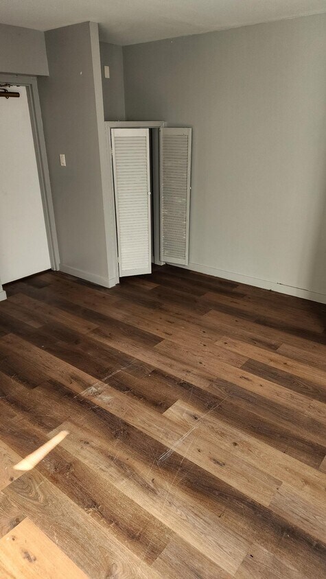 Photo principale - Bachelor Apartment available on The Kingsway