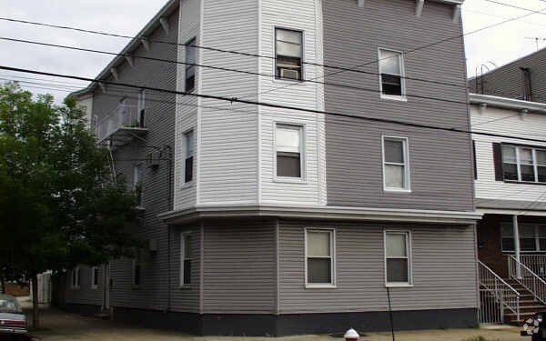 Building Photo - 127 Avenue E