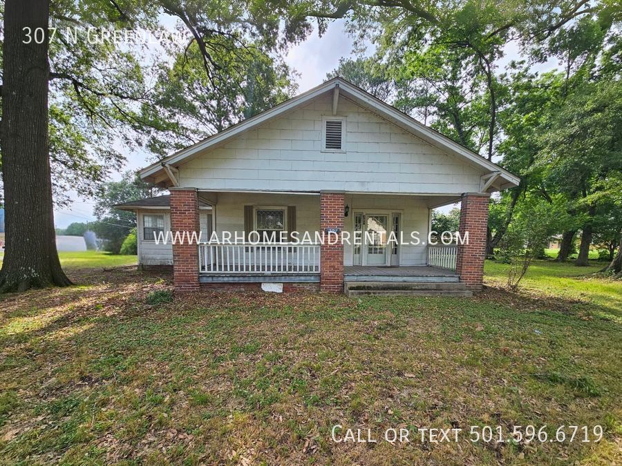 Primary Photo - 307 N Greenlaw| $995 | 3 Bed | 2 Bath