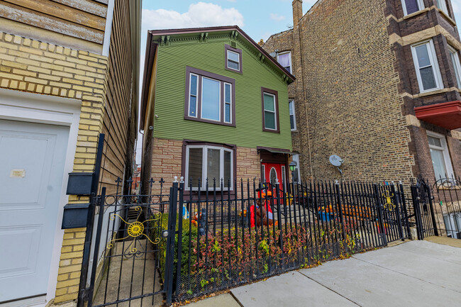 Building Photo - 1508 W Cullerton St