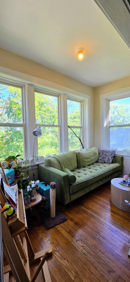Foto del edificio - 2220 N St Louis Ave