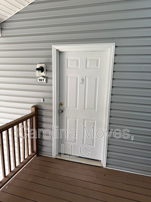 Building Photo - 107 Pelham Square Way