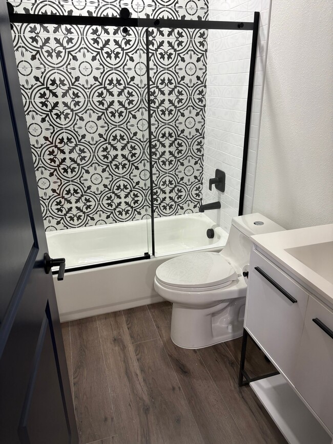 Foto del edificio - 18 Pine Dr