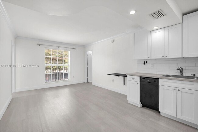 Building Photo - 3245 Virginia St