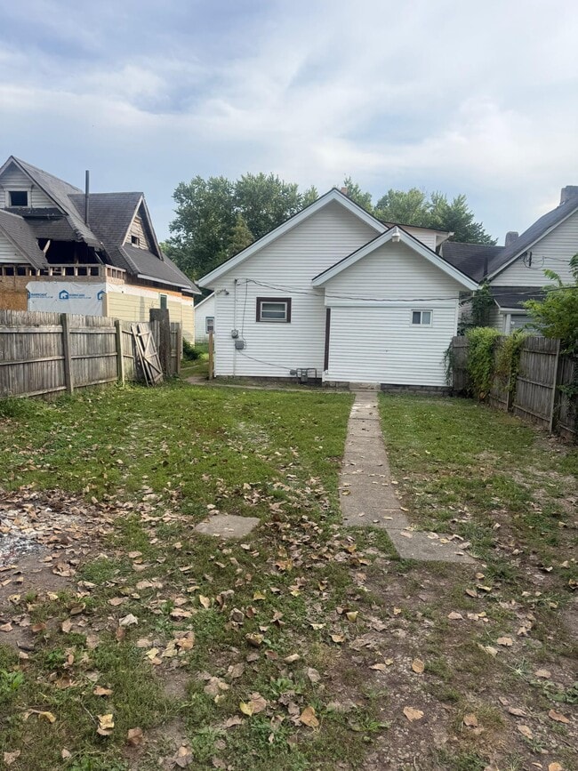Photo - 866 W 25th St (Indianapolis, IN) House