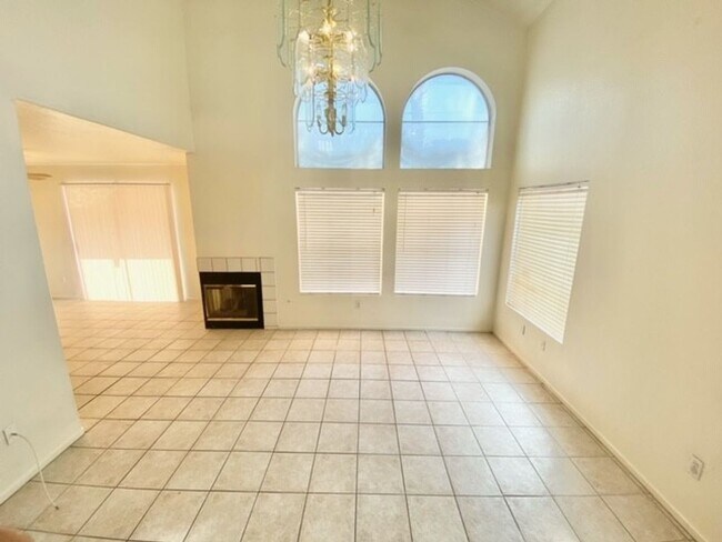 Building Photo - SPECTACULAR 2 STORY HOME 3 BEDROOM 2.5 BAT...