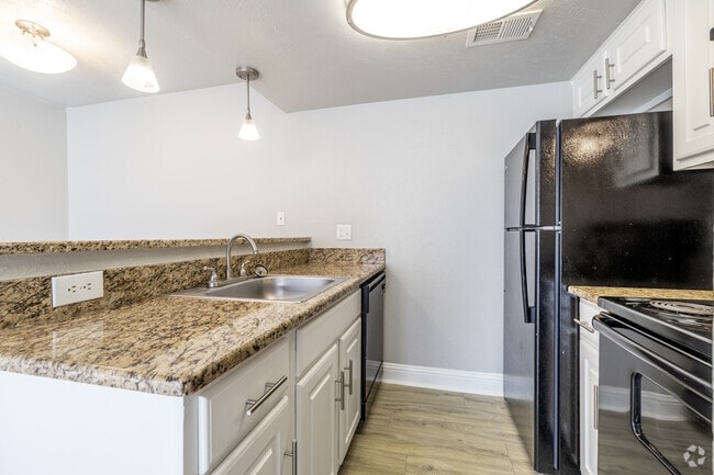 1BR, 1BA - A2R - Kitchen - Waterford at Bellmar