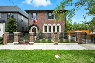 Building Photo - 2131 St Johns Ave