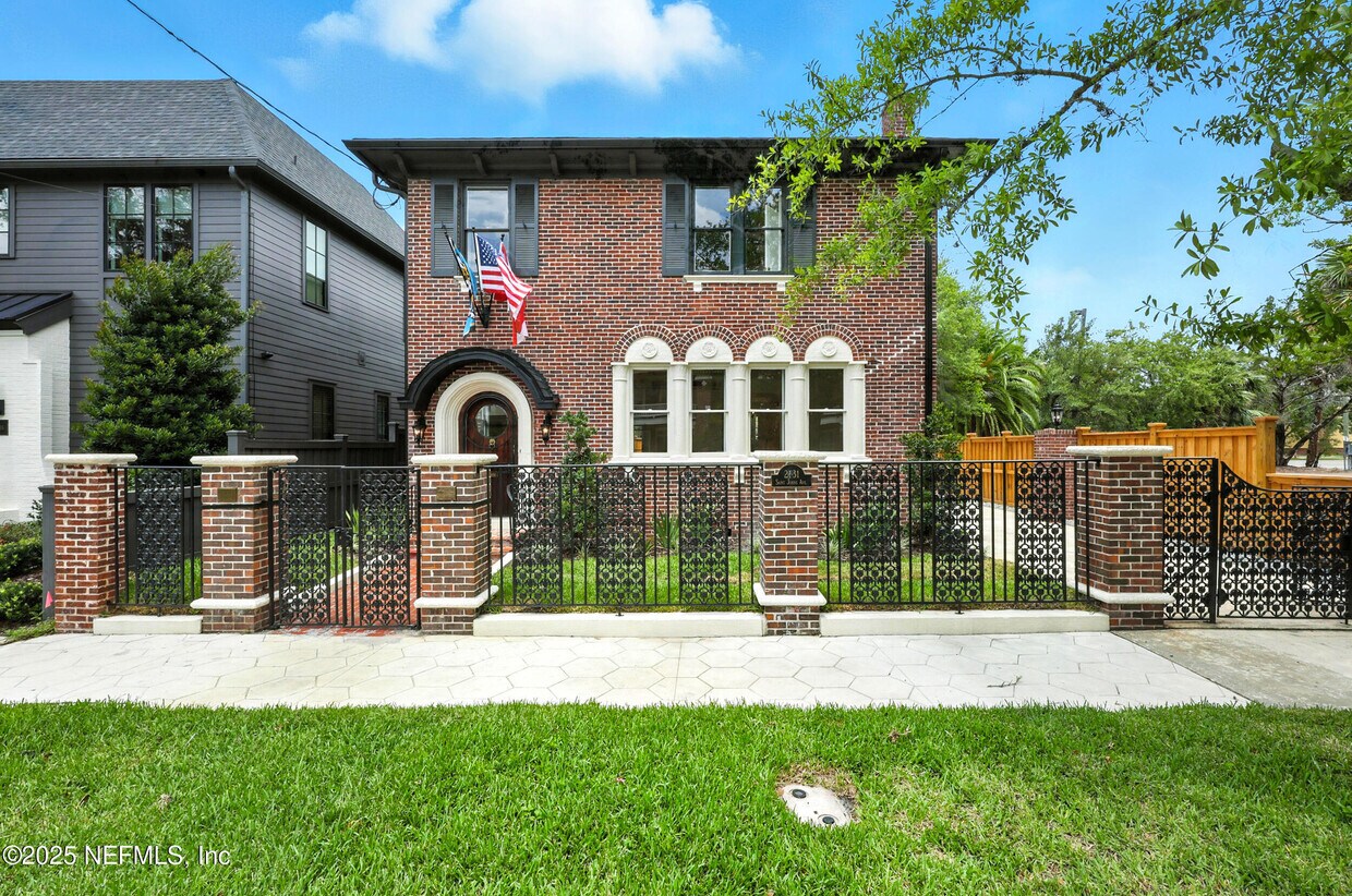 Foto principal - 2131 St Johns Ave