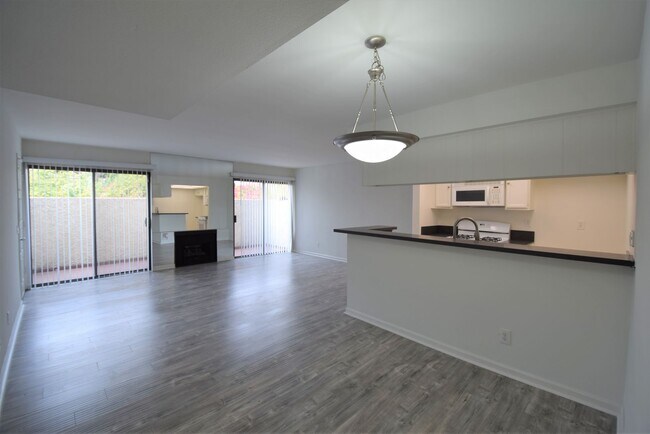 Foto del edificio - 12352 Burbank Blvd