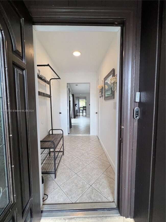 Foto del edificio - 9541 W Daffodil Ln