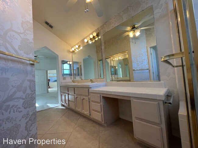 Foto del edificio - 3 br, 2 bath House - 105 Pembury Way