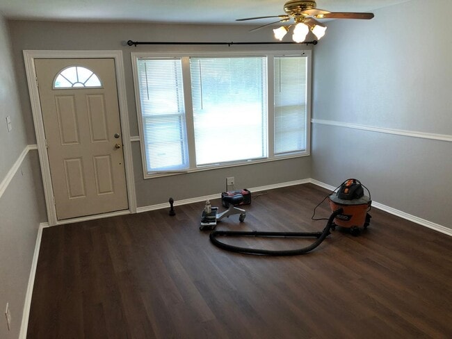 Foto del edificio - 3718 Penwood Way