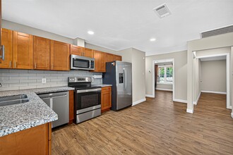 Building Photo - 9225 Ashville Dr