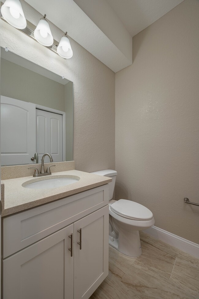 Building Photo - 1091 Oak Hammock