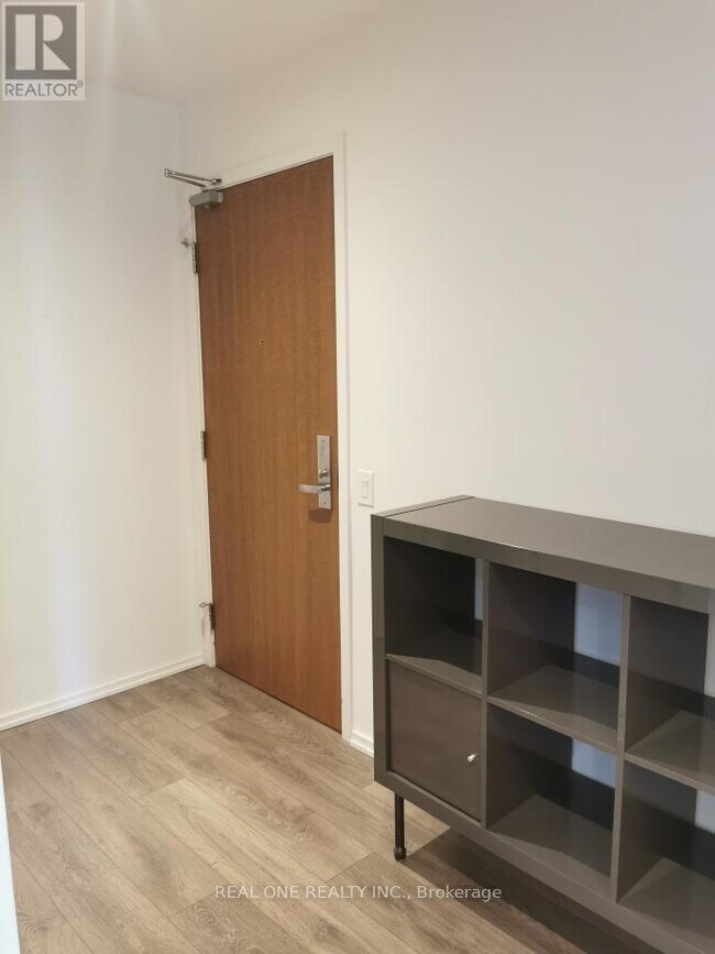 Photo du bâtiment - 783-783 Bathurst St