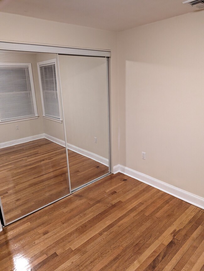 Building Photo - 41 May St