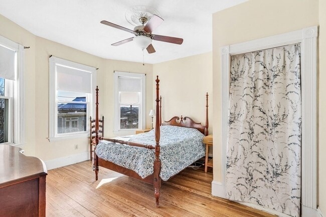 Building Photo - 10 Bucknam St