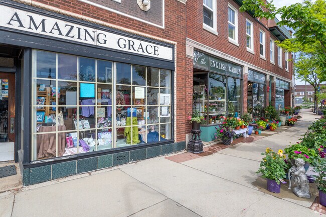 The quaint downtown of Clarendon Hills has a vintage feel with bookshops, florists, and a delicious ice cream shop.
