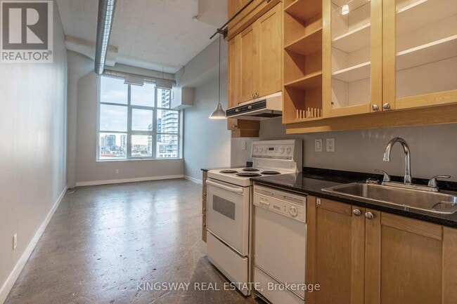 Building Photo - 155 Dalhousie St