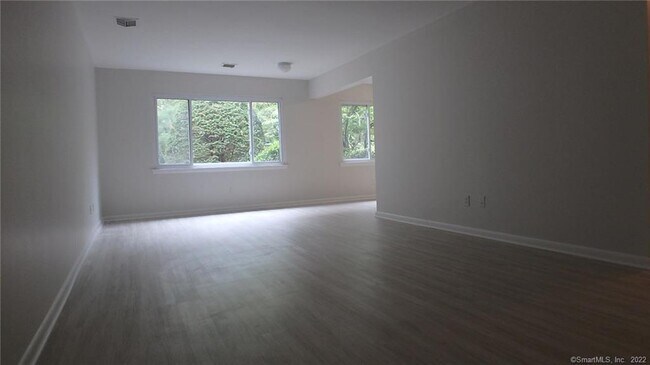 Foto del edificio - 20 Southport Woods Drive