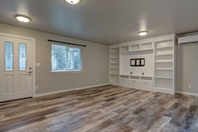 Foto del edificio - Cute 3 bedroom and two bathroom home near NAS Whidbey