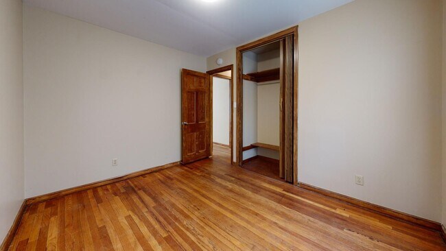 Foto del edificio - 3 Bedroom, 2 Bathroom House with Detached Garage