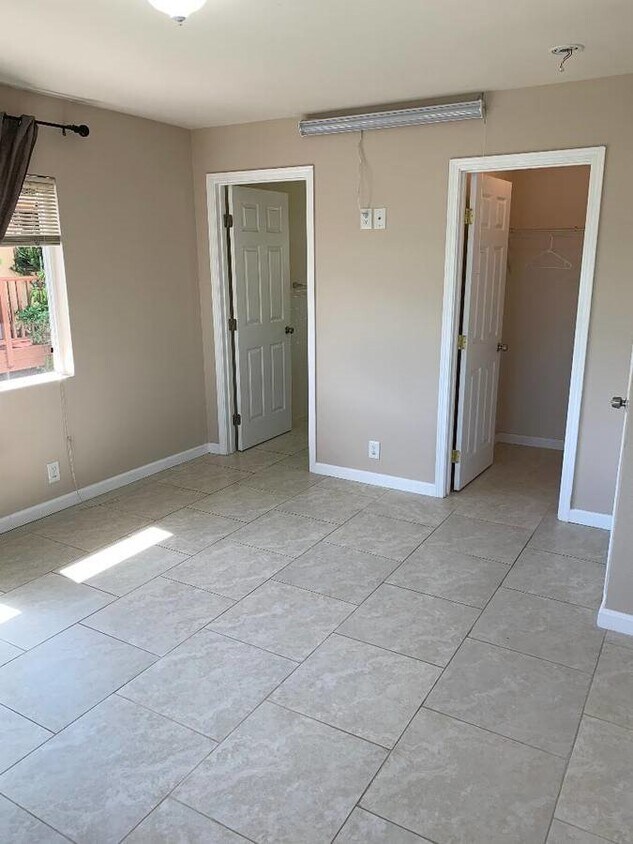 Primary Photo - 3 bedroom, 2 bathroom, 1 parking in Salt L...