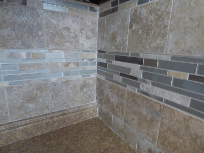 Foto del edificio - Bright and Clean 2 Bedroom Apartment