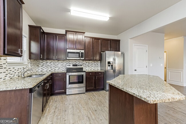 Foto del edificio - 175 Leland Ln