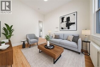 Building Photo - 7 Sheridan St Building Photo - 7 Sheridan St