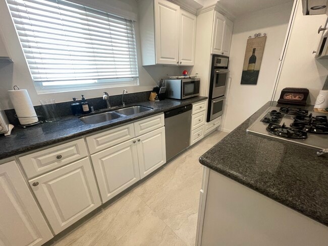 Kitchen - 1307 Aviation Blvd