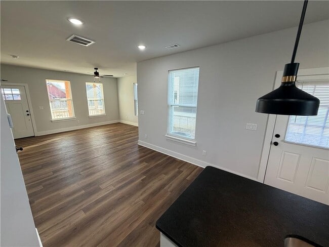 Building Photo - 1043 S Laramie Hts