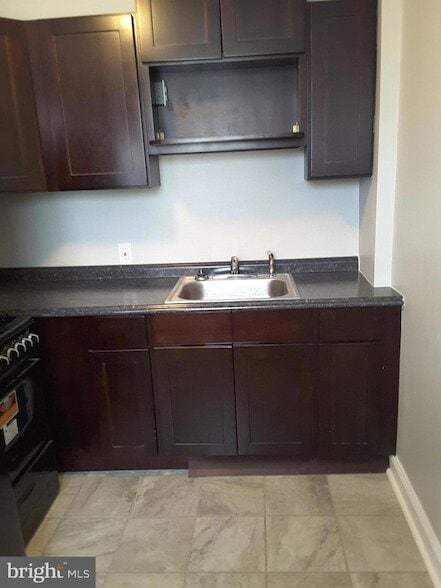 Building Photo - 1226 Hellerman St