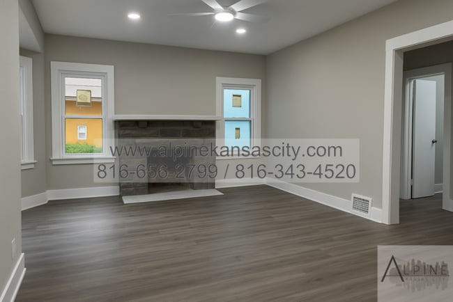 Building Photo - Beautiful Midtown Rehab! Main Floor Primary!
