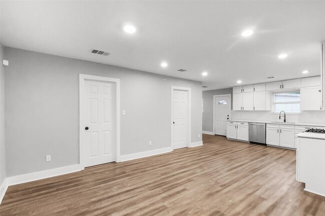Foto del edificio - 5105 Oak Ave