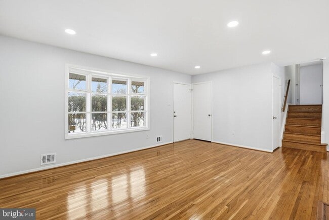 Building Photo - 6427 Pima St