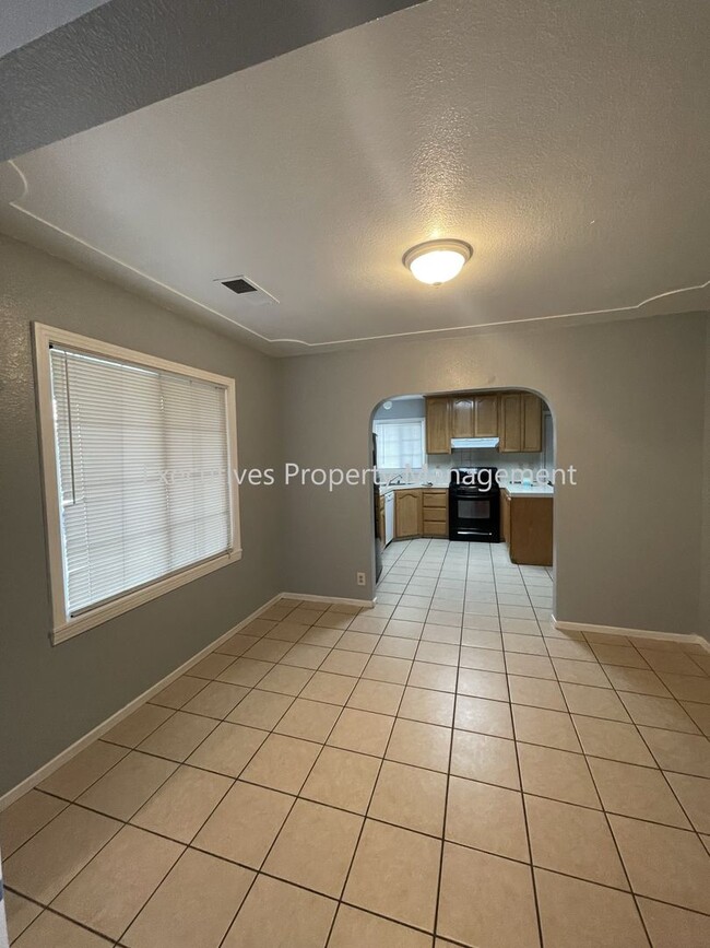 Building Photo - Home for rent in Atwater || 889 Grove Ave ...