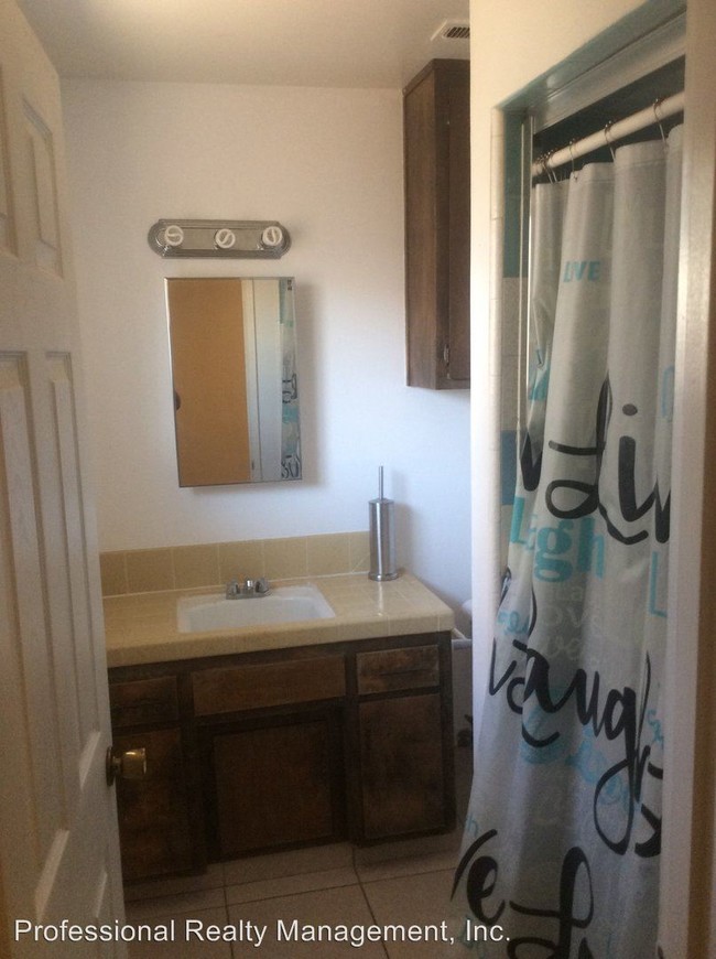 Foto del edificio - 3840 White Ln